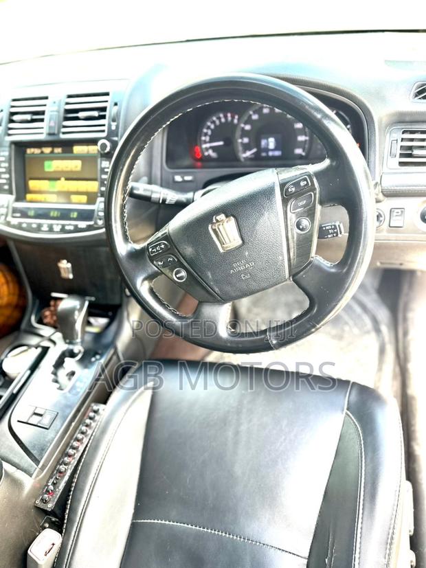 Toyota Crown 2009 Silver