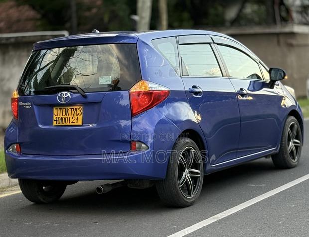 Toyota Ractis 2014 Blue