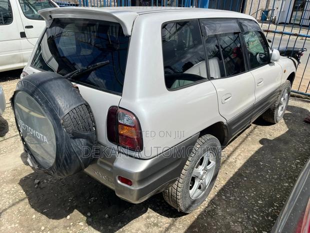 Toyota RAV4 Softtop 4x4 1999 Silver