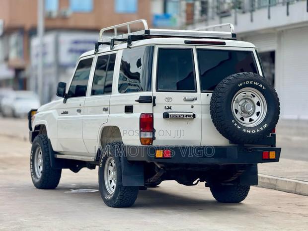 Toyota Land Cruiser 4.5 V8 DLX 2012 White