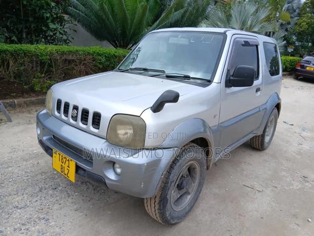 Suzuki Jimny 2000 Silver