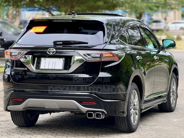 Toyota Harrier 2.0 2015 Black