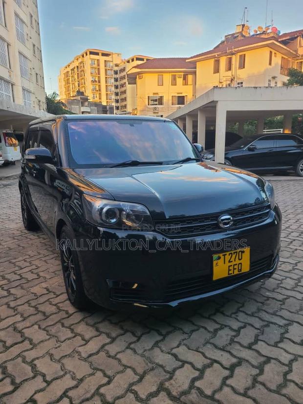 Toyota Corolla Rumion 2010 Black