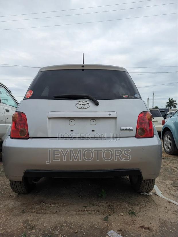 Toyota IST 2005 Silver
