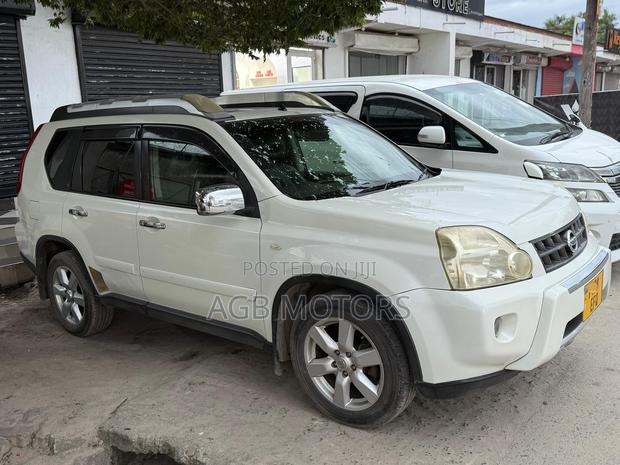 Nissan X-Trail 2010 White