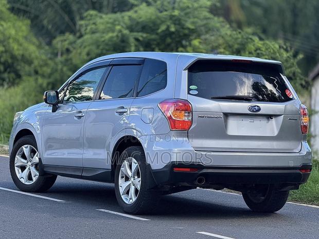 Subaru Forester 2.0XT Premium 4dr SUV AWD (2.0L 4cyl Turbo CVT) 2014