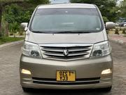 Toyota Alphard 2005 Gold for sale