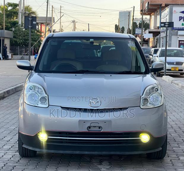Mazda Verisa 2005 Silver