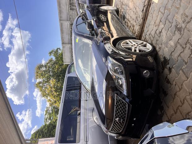 Toyota Crown 2012 Black