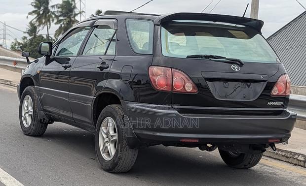Toyota Harrier 2.2 16V 1999 Black