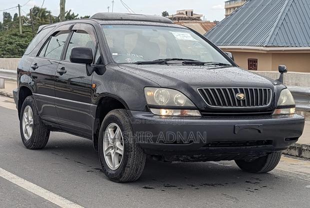 Toyota Harrier 2.2 16V 1999 Black