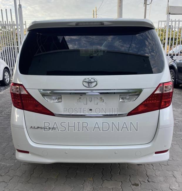 Toyota Alphard 2.4 Petrol FWD 2009 Off white