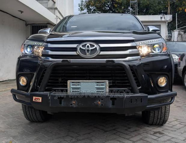 Toyota Hilux 2017 Black