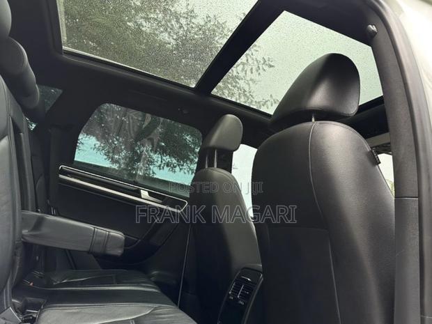 Volkswagen Touareg 2013 White