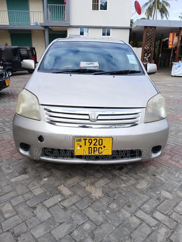 Toyota Raum 1.5 FWD 2003 Beige