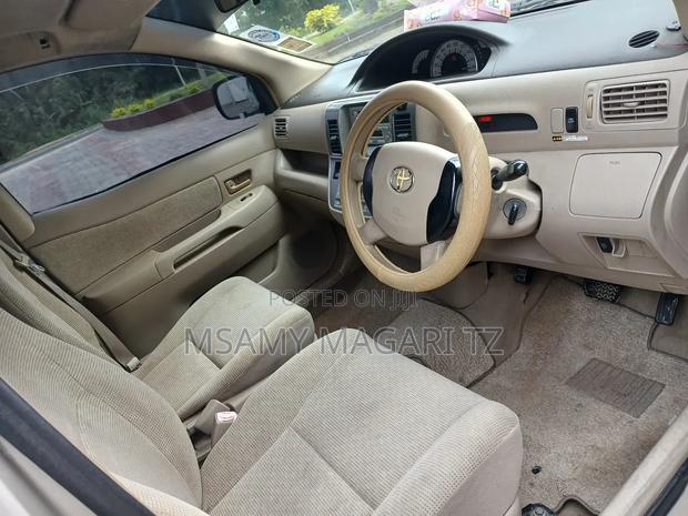 Toyota Raum 1.5 FWD 2003 Beige