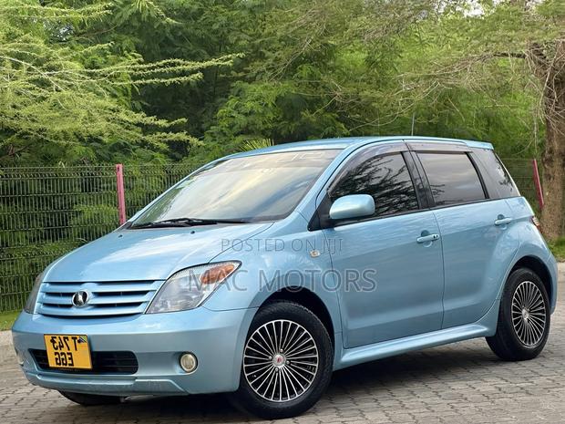 Toyota IST 2005 Blue