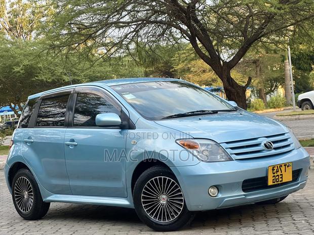 Toyota IST 2005 Blue