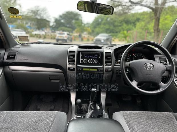 Toyota Land Cruiser Prado 2.7 5dr 2004 Silver