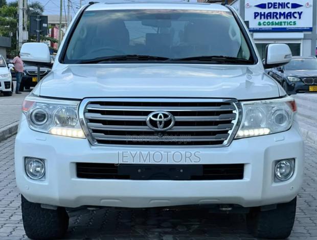 Toyota Land Cruiser 2014 Pearl