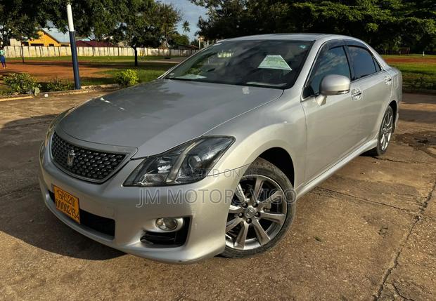 Toyota Crown 2009 Silver