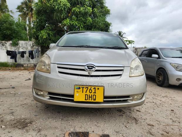Toyota Corolla Spacio 2002 Silver