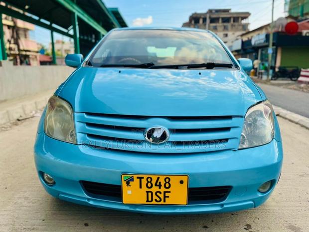 Toyota IST 2005 Blue
