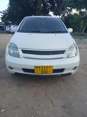 Toyota IST 2005 White for sale