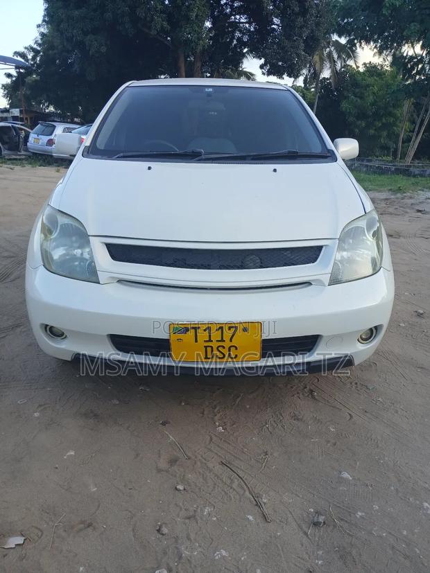 Toyota IST 2005 White