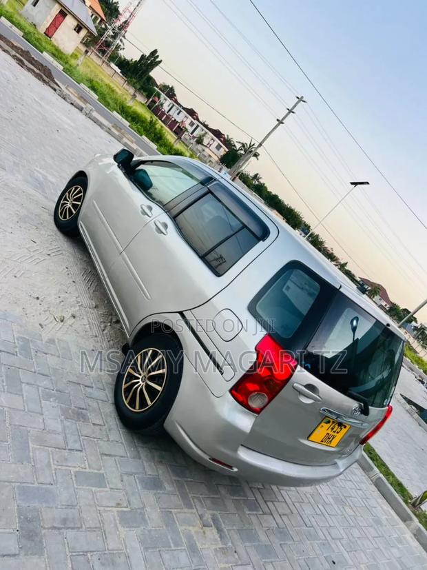 Toyota Raum 1.5 FWD 2003 Silver