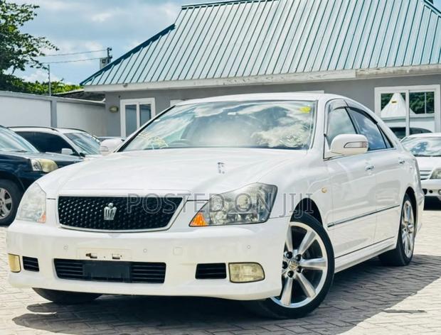 Toyota Crown 2007 White