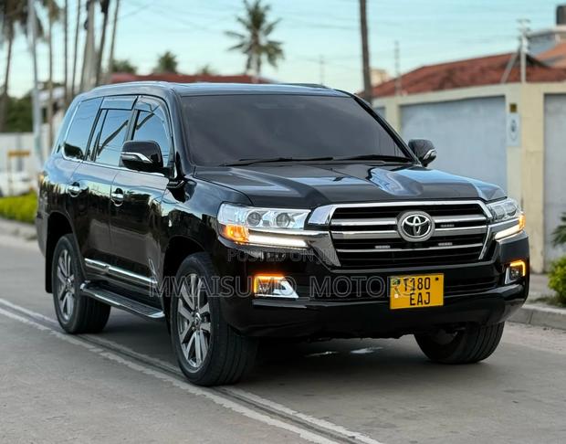 Toyota Land Cruiser 2010 Black