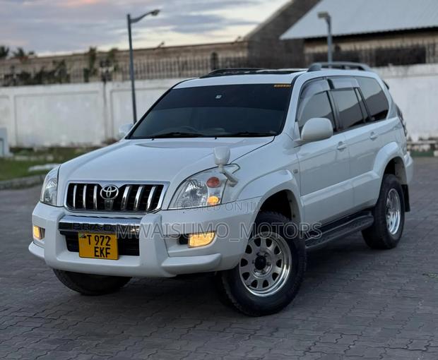 Toyota Land Cruiser Prado 2005 Off white
