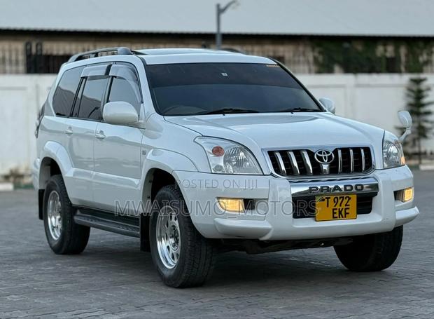 Toyota Land Cruiser Prado 2005 Off white