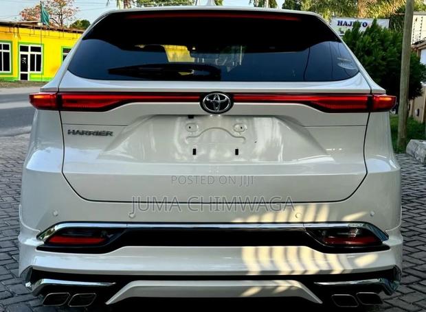 Toyota Harrier 2021 White