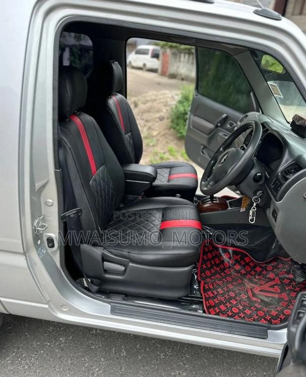 Suzuki Jimny 2000 Silver