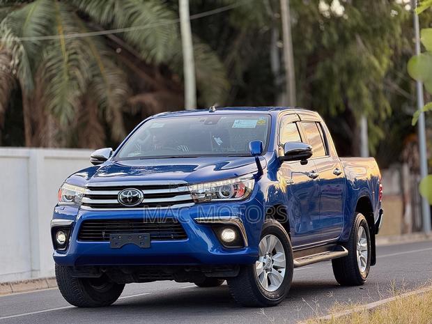 Toyota Hilux Revo Double Cab Deisel 2.4 AWD 2018 Blue