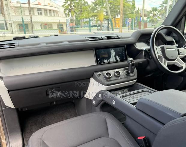 Land Rover Defender 2021 Brown