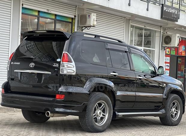 Toyota Land Cruiser Prado 2006 Black
