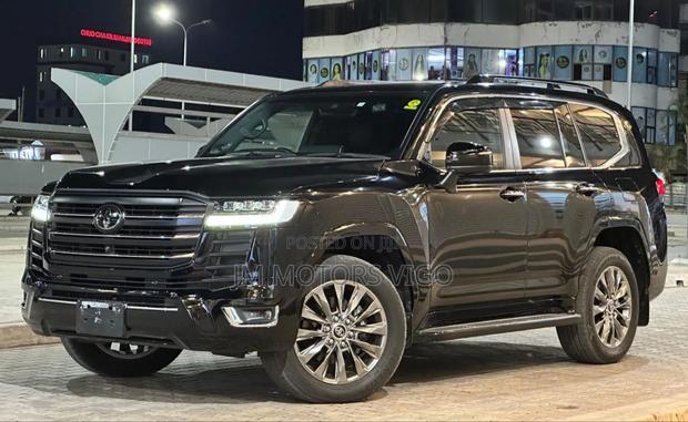 Toyota Land Cruiser 2022 Black