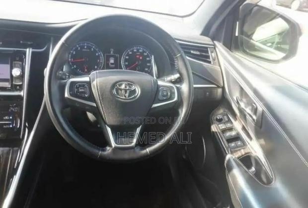 Toyota Harrier 2.0 4WD 2015 Black