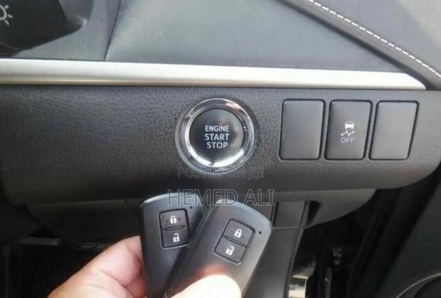 Toyota Harrier 2.0 4WD 2015 Black