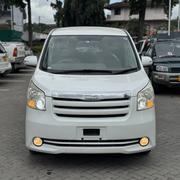Toyota Noah 2011 White for sale