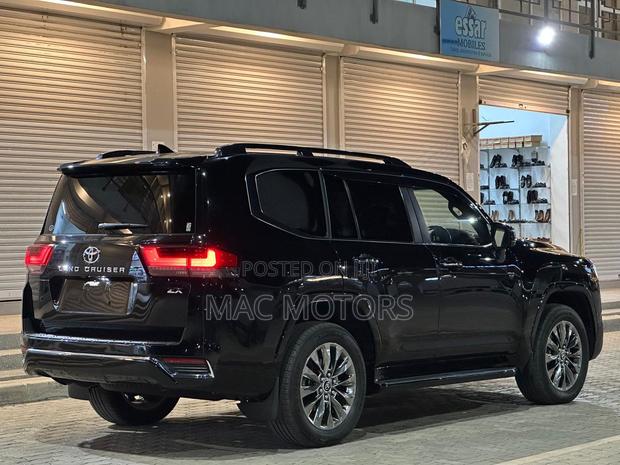 Toyota Land Cruiser 3.3 Diesel 4WD 2022 Black