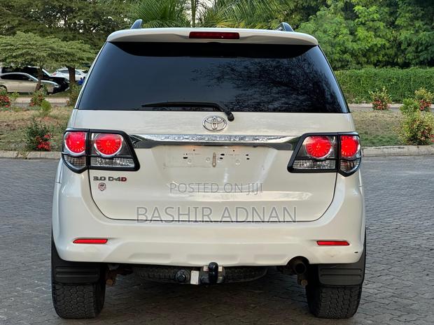 Toyota Fortuner 3.0 D RWD 2013 White