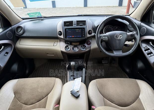 Toyota Vanguard 2012 Burgundy
