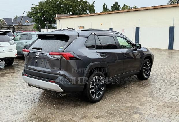 Toyota RAV4 Adventure 2019 Gray