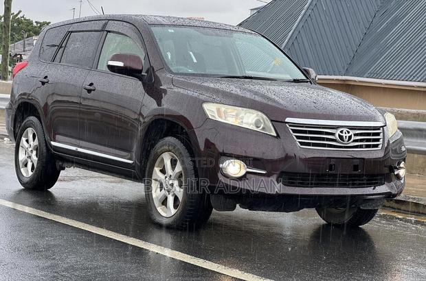 Toyota Vanguard 2012 Purple