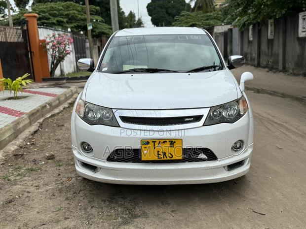 Mitsubishi Outlander 2010 White