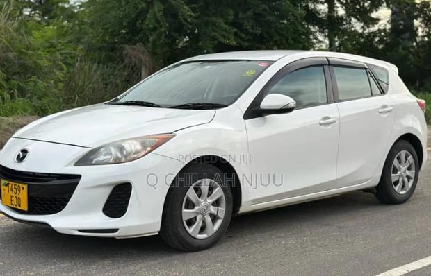 Mazda Axela 2012 White